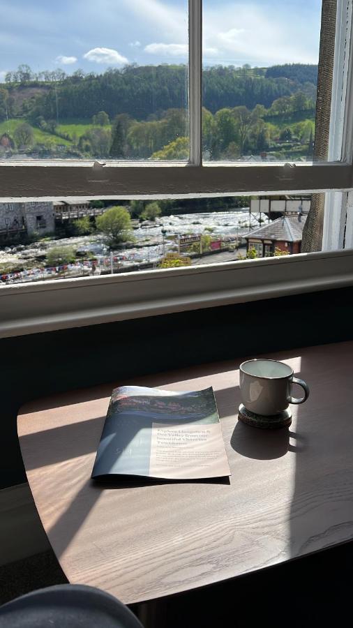 Riversdale House Bed & Breakfast Llangollen Bagian luar foto