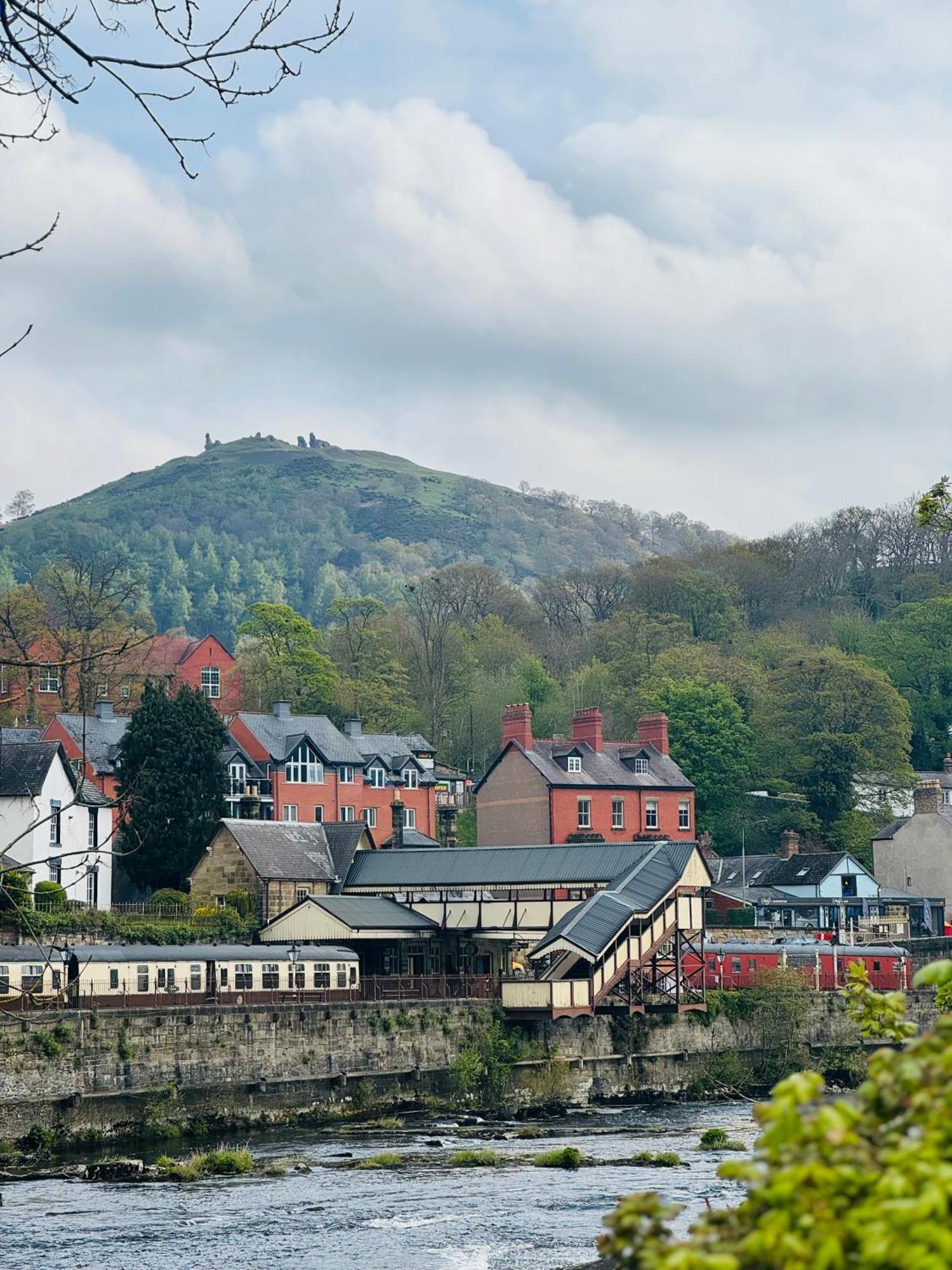 Riversdale House Bed & Breakfast Llangollen Bagian luar foto
